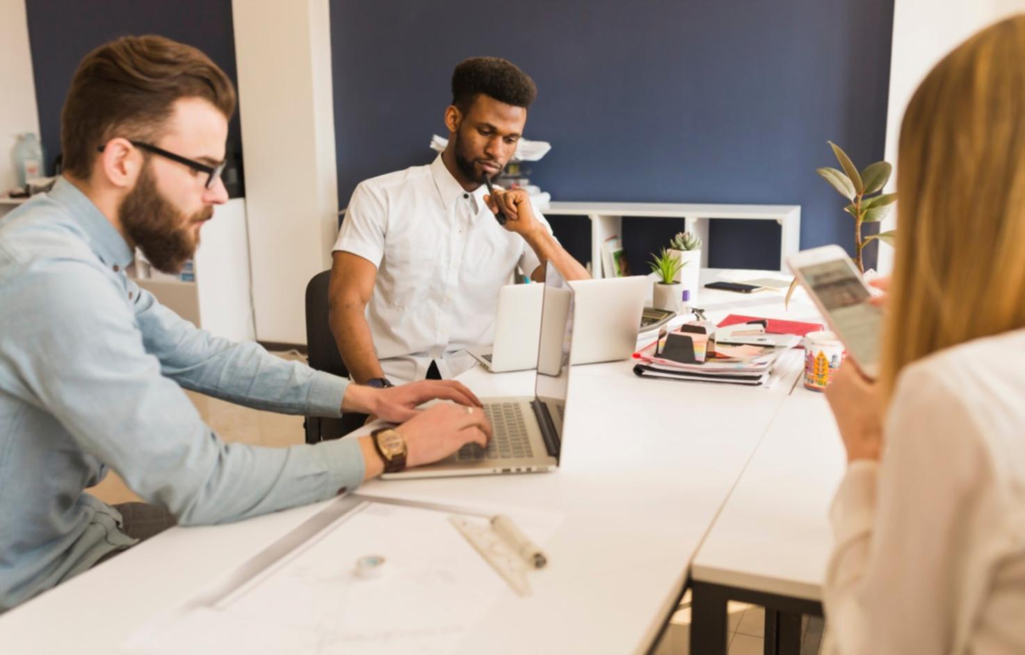 Gemeinsame Strategieentwicklung am Tisch